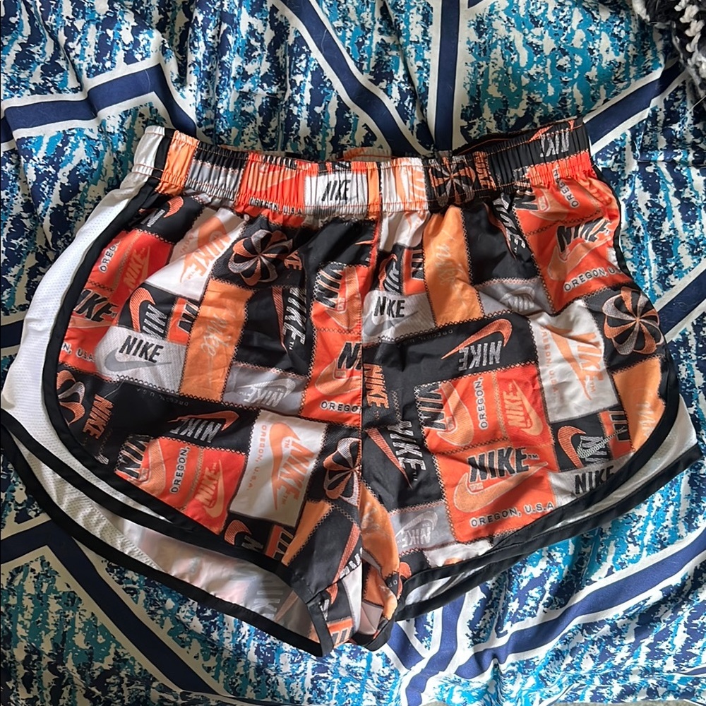 Nike Women's Multicolor Graphic Shorts